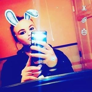 Meet your Posher, Kayla